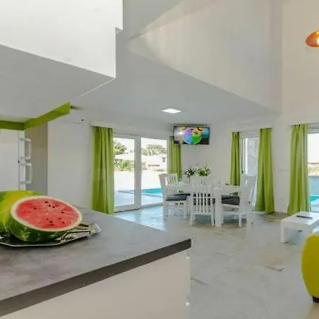 Luxury And Modern Comfortable Holiday