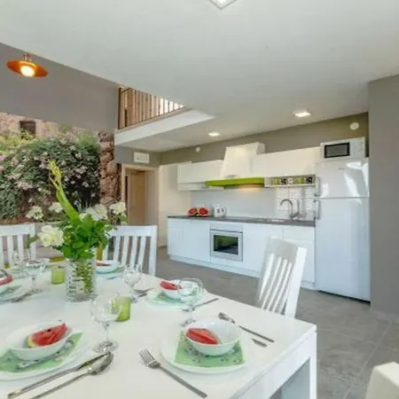 Luxury And Modern Comfortable Holiday Вилла
